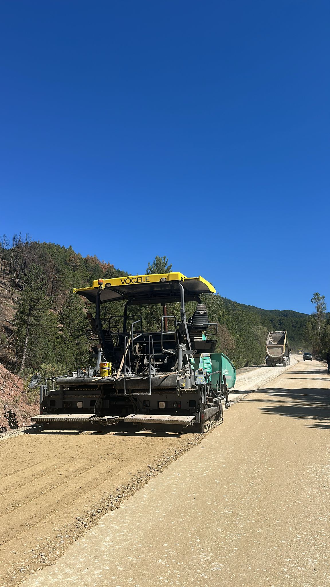 Karabük Kavşağı Bağlantı Yolu ve Muhtelif Kesimler: Toprak İşleri, Sanat Yapıları ve Üstyapı İşleri 